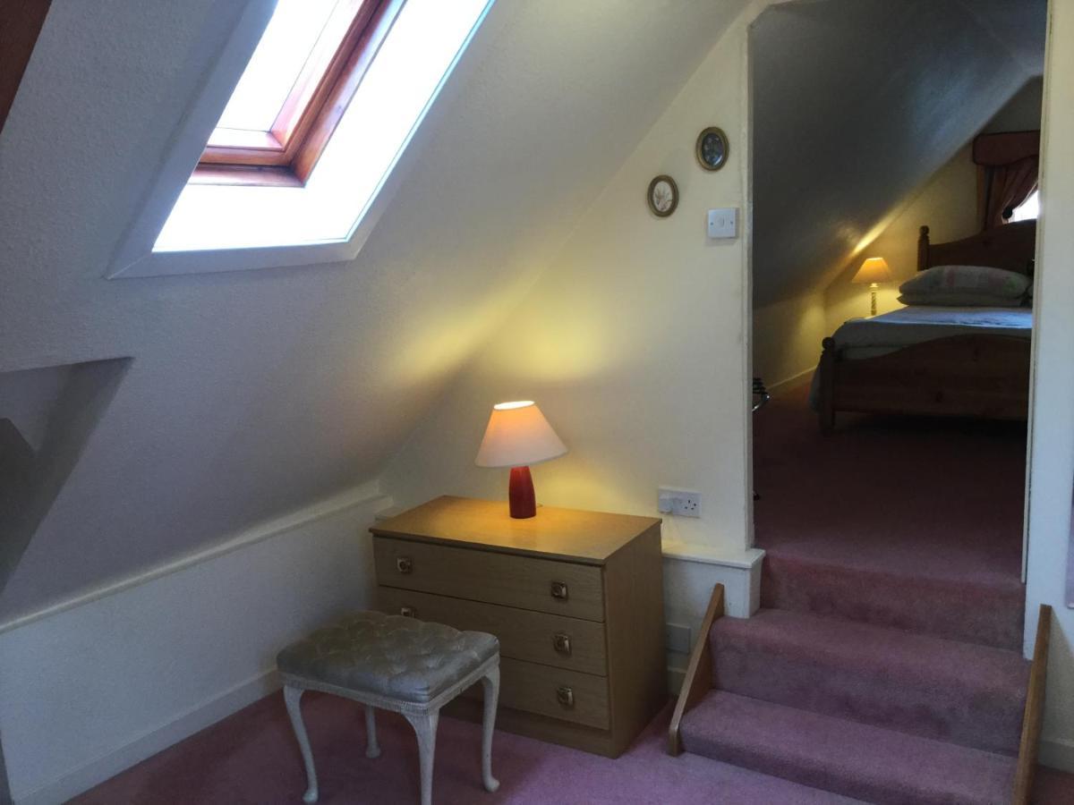 Three-Bedroom Old Cottage Free Parking Inverness Zewnętrze zdjęcie