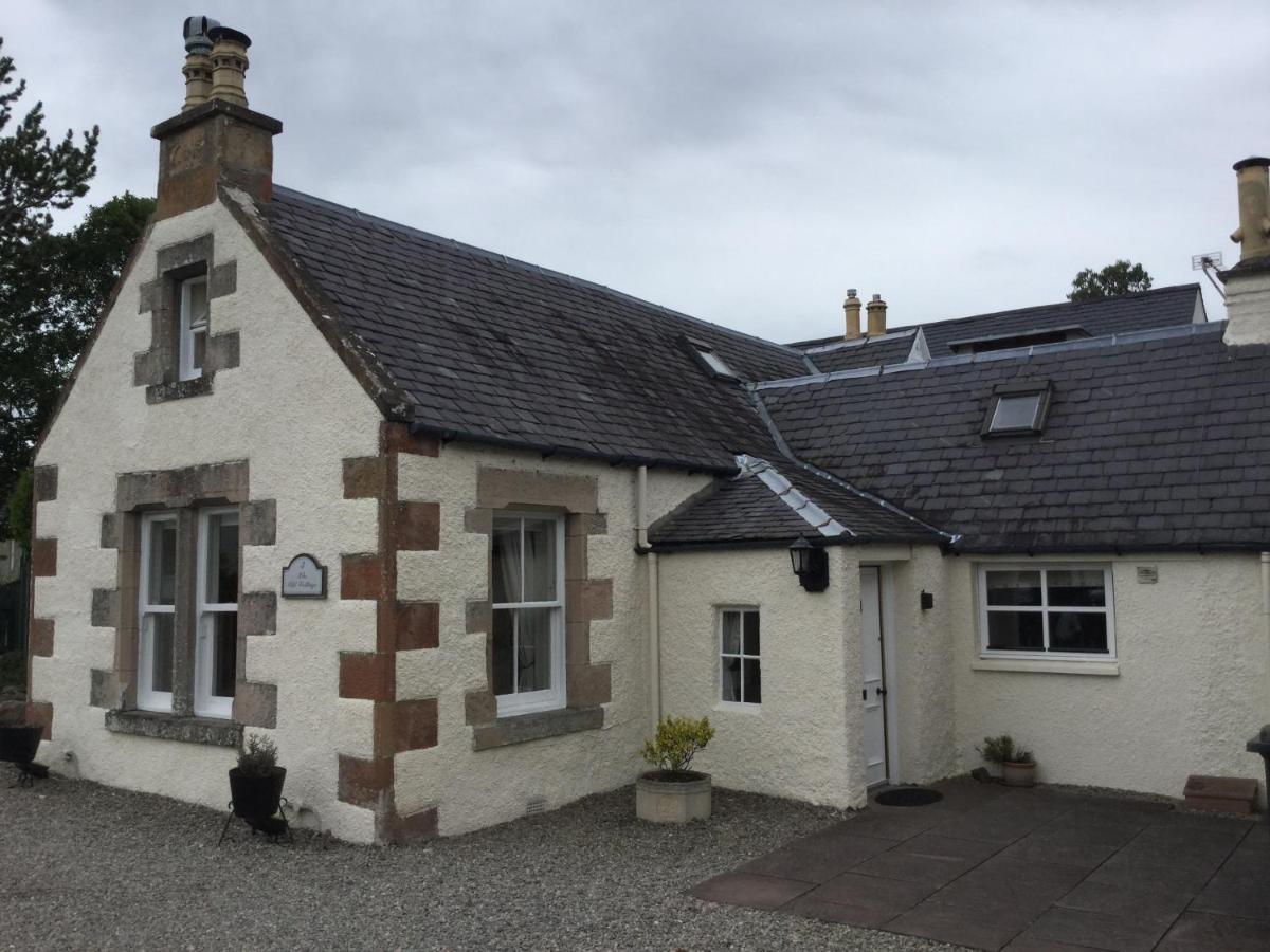 Three-Bedroom Old Cottage Free Parking Inverness Zewnętrze zdjęcie