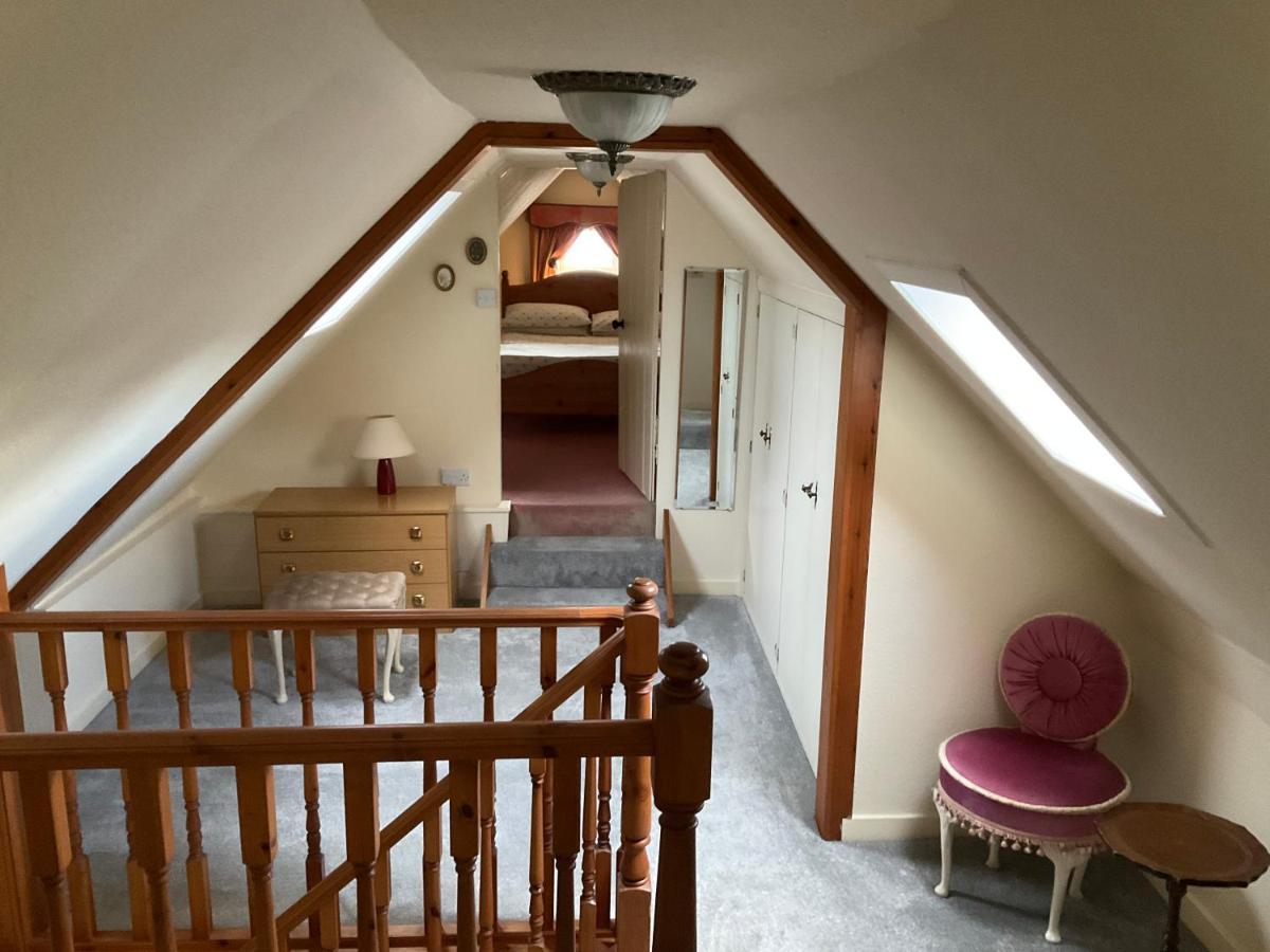 Three-Bedroom Old Cottage Free Parking Inverness Zewnętrze zdjęcie